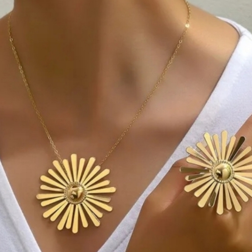Golden Flower Girl necklace